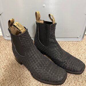 Black square toed boots Arizona Brand Hecho en Mexico